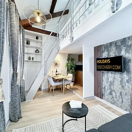6062 - Stylish Duplex In Olympic Games 2024 Apartment *