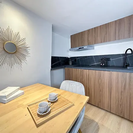 Appartement Buttes Chaumont - Amazing Duplex - 6062 *